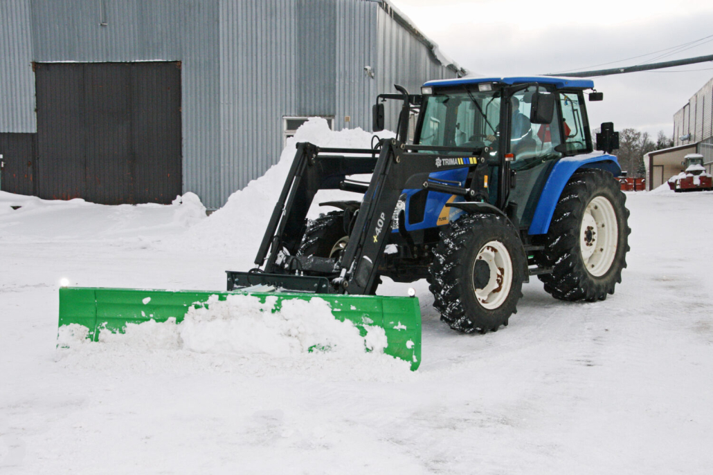 Schneeschild für Traktor Anbaugerät EURO AUfnahme