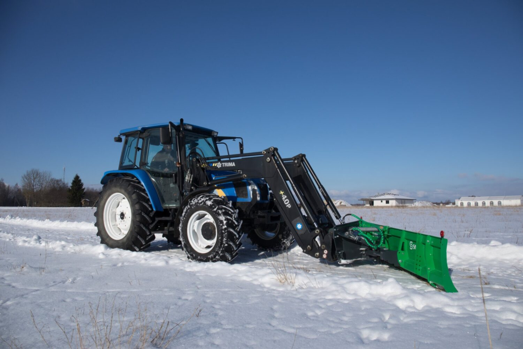 Schneeschild Anbaugerät Traktor Radlader